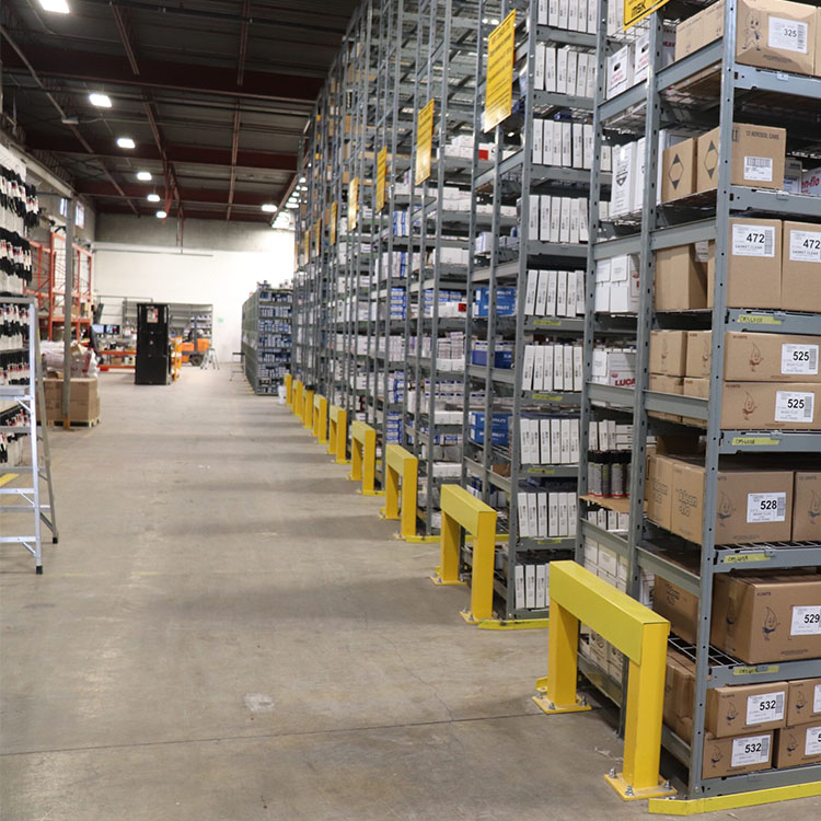 Widespan bulk high bay shelving for parts and tool distribution