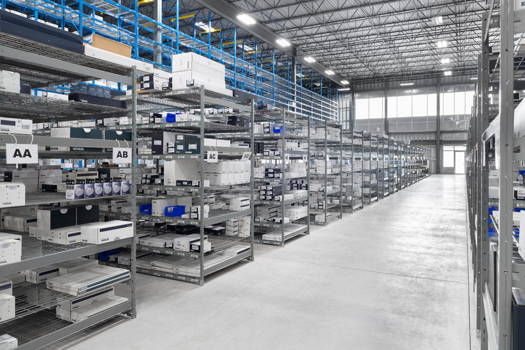 automotive or large box bulk rack shelving with boltless design and wire decking for factory inventory or 3pl
